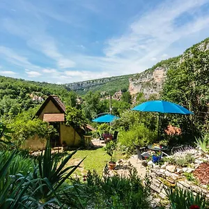 https://gites-un-jardin-dans-la-falaise.midi-pyreneeshotels.com